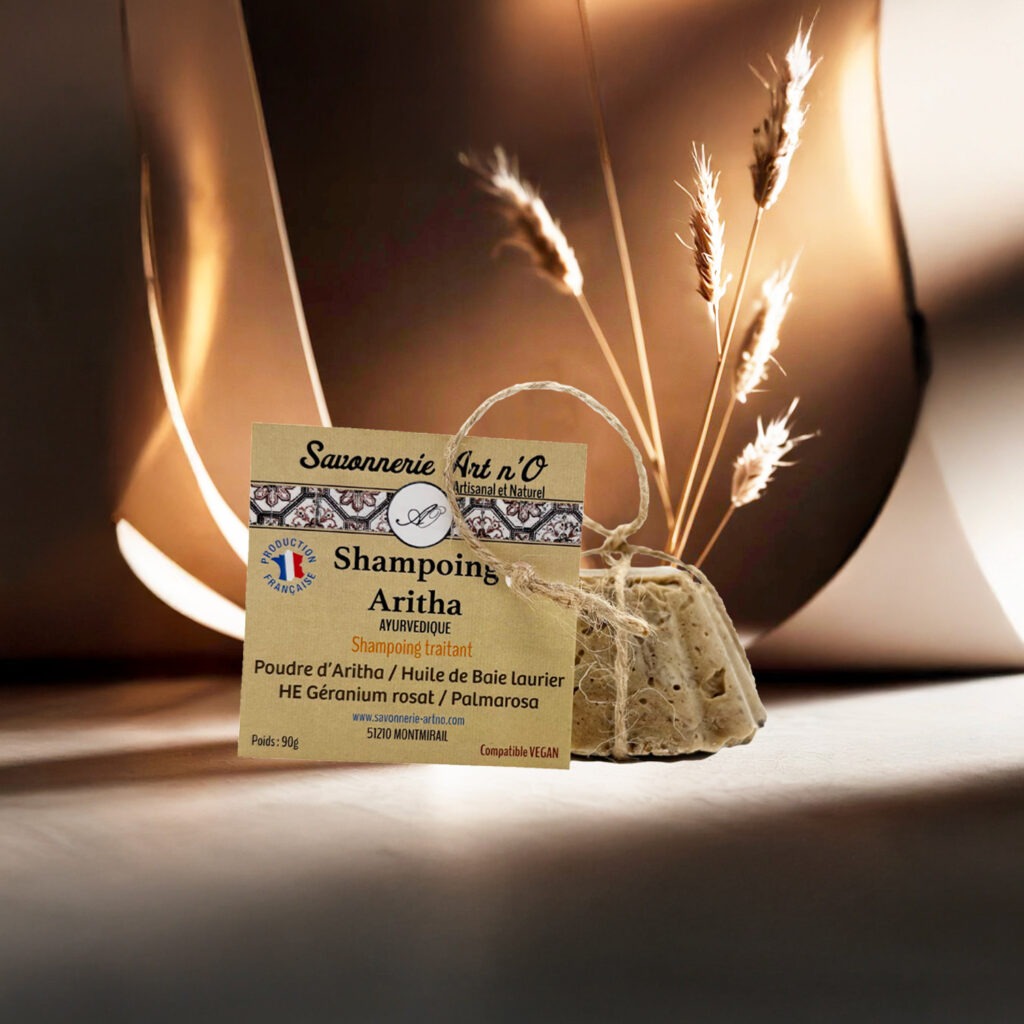 Shampoing l'aritha pour cuir chevelu irrité. Lutte contre le psoriasis et l'eczéma